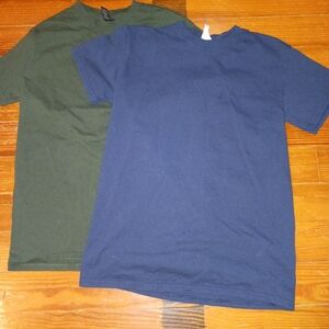 Gildan Men's Short Sleeve T-Shirts - Navy and Forest Green